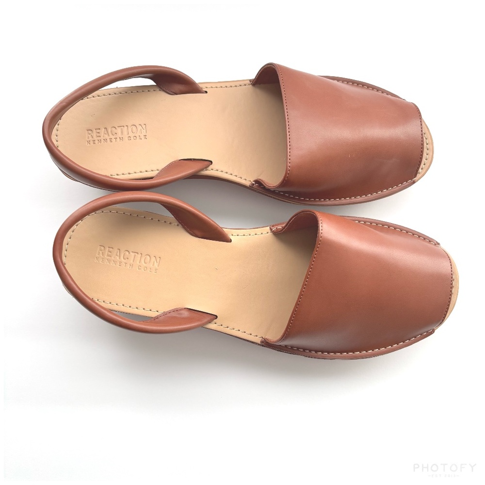 Kenneth Cole Reaction “Fine Glass” brown wedge sandals